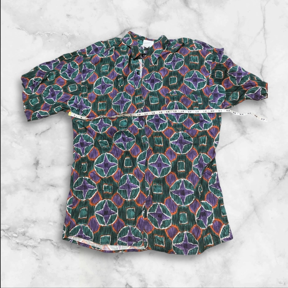 Men’s Homes large button down - Picture 2 of 7